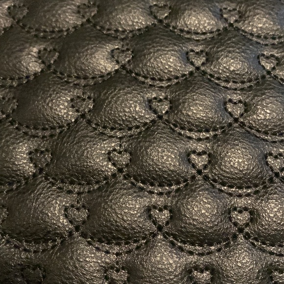 Betsy Johnson PET Black Crossbody - Picture 8 of 10